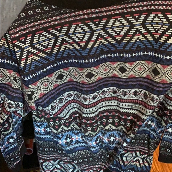 Quarter Sleeved Light Sweater/Shirt for Winter - Picture 4 of 5